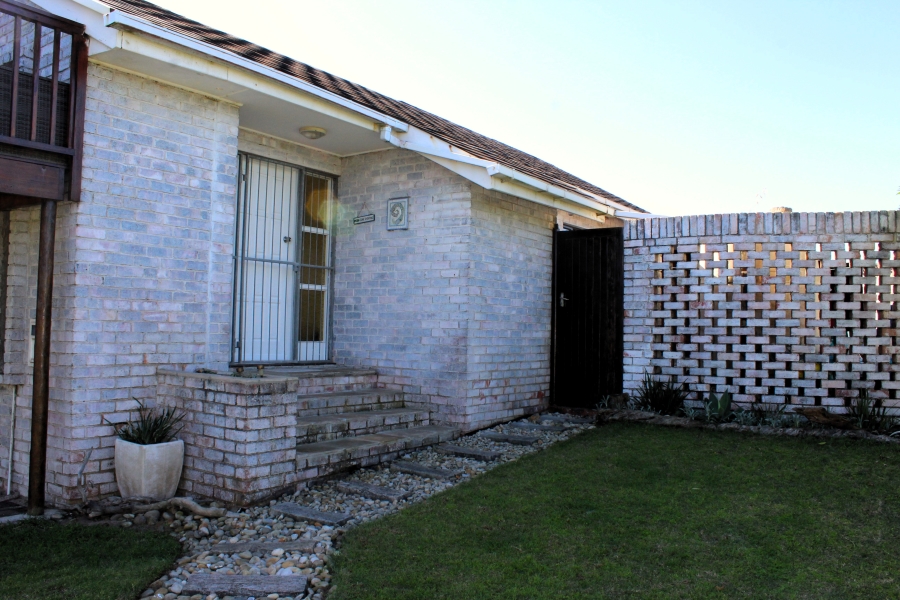 4 Bedroom Property for Sale in West Beach Eastern Cape